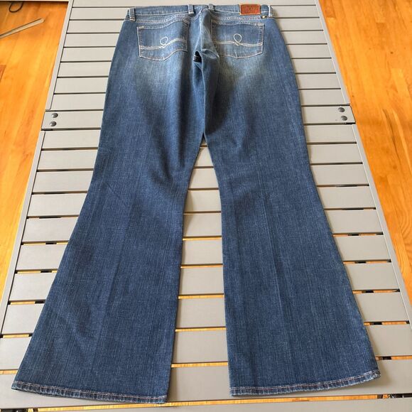 Lucky Brand Sofia Bootcut Jeans Womens 14/32 Blue Denim Stretch Mid-Rise Outdoor - Picture 3 of 13